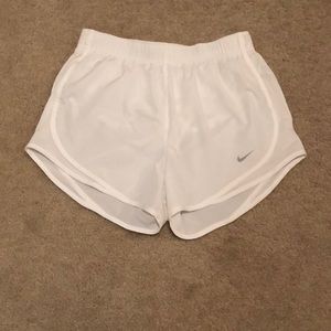 Nike shorts women’s small